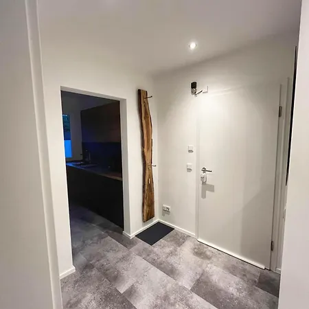 Apartment Sanctuary - Tief Im Westen *